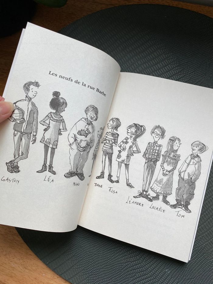 Livre Les neuf de la rue Barbe - photo numéro 5