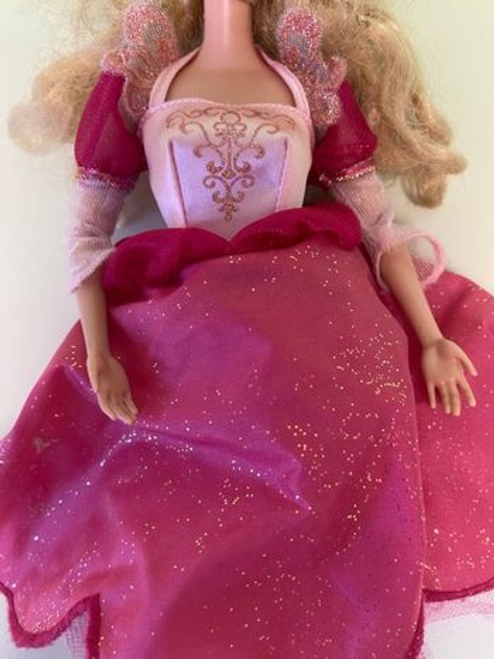 Barbie ballerine les 12 princesses bon état vendu avec piles - photo numéro 2