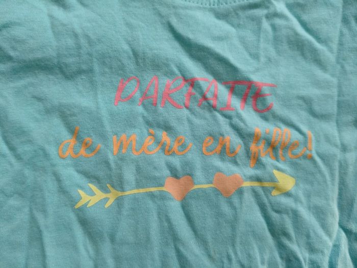 T shirt bleu. Filles. U
Taille 4 ans - photo numéro 3