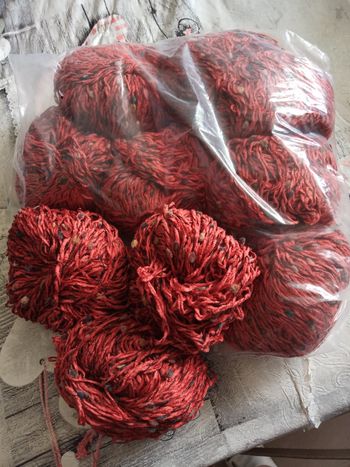 Lot de 10 Pelotes de Velours Pompon (Orange Foncé, Marron et Gris) - Lot Neuf