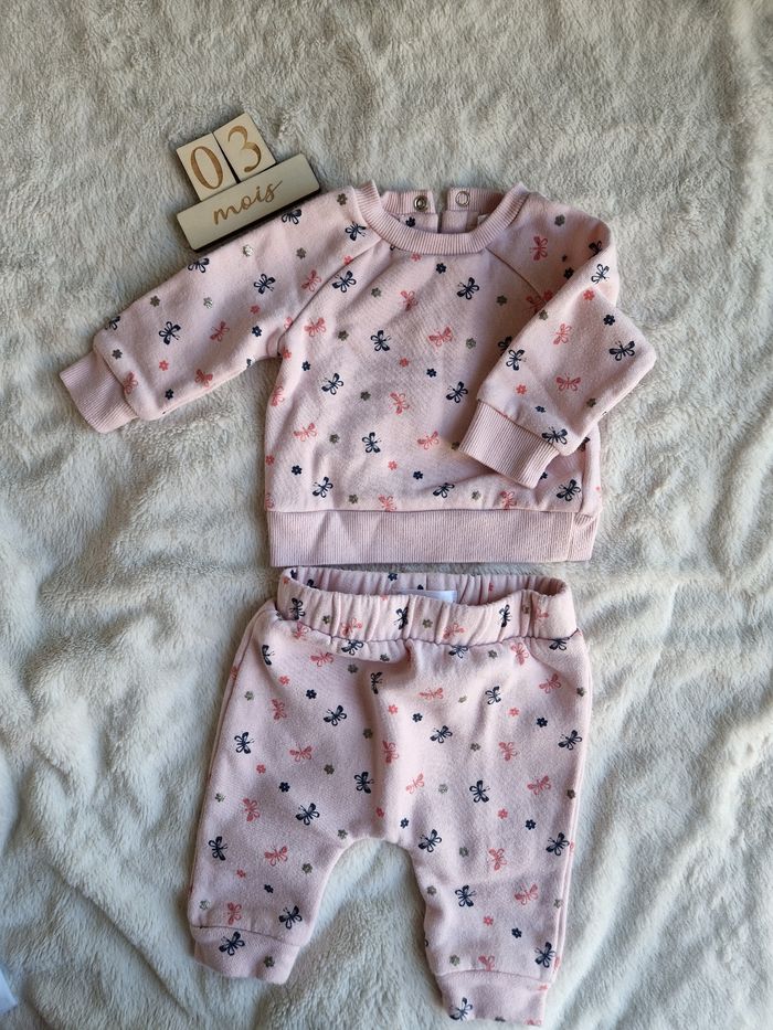 Ensemble les petits cailloux 3 mois