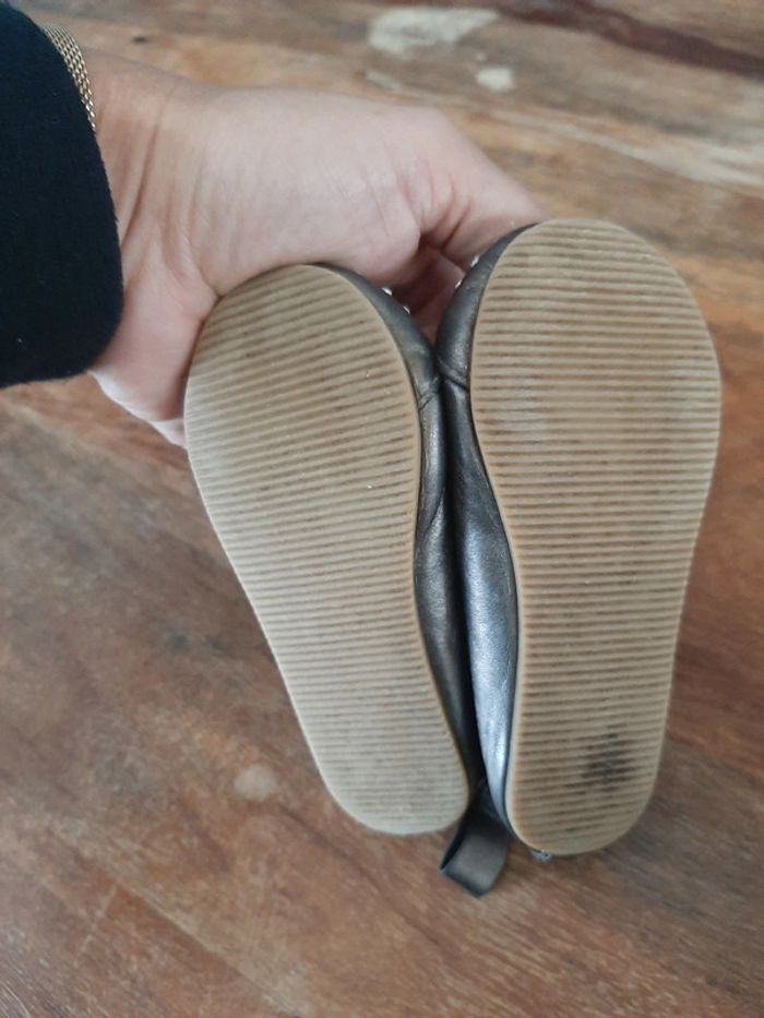 Chaussures fille taille 19 - photo numéro 2