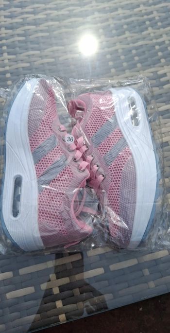 Chaussures basket neuf femme rose taille 36