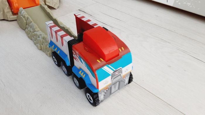 Jeu jouet Dino rescue T rex avec Chase petit circuit de voiture avec dinosaure - photo numéro 4