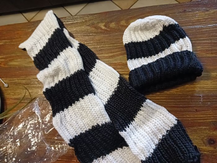 Ensemble bonnet/ écharpe NEUF - photo numéro 3