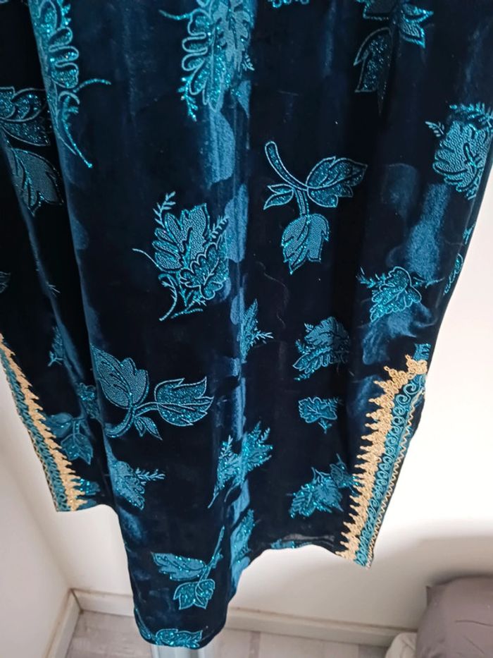 Robe velours  marocaine Taille 40 - photo numéro 5