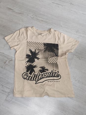 T shirt manches courtes taille 7-8 ans / 128cm