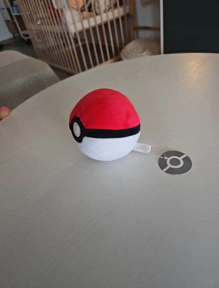 Peluche Pokemon Pokeball - photo numéro 2