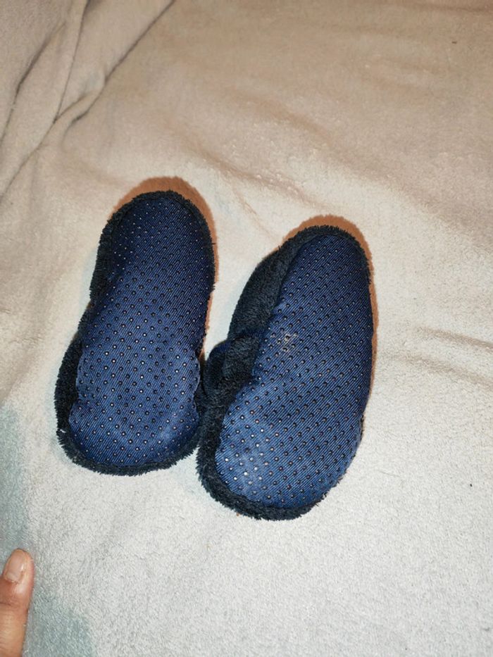 Chaussons bleus 1 an - photo numéro 2