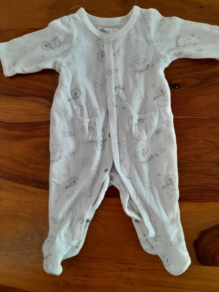 Lot pyjamas 1mois - photo numéro 3