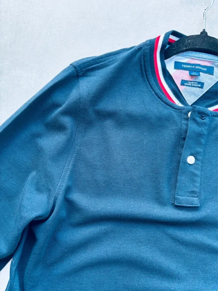 Magnifique t-shirt polo manches longues Tommy Hilfiger neuf - photo numéro 2
