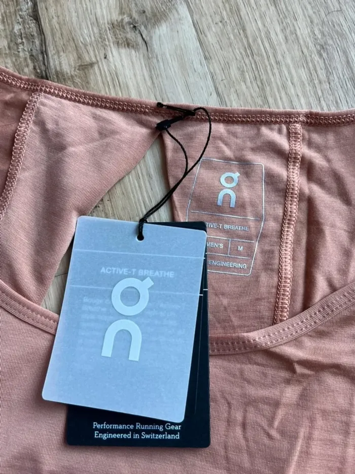 T-shirt On Running Activé Breathe Taille M Womens - photo numéro 2