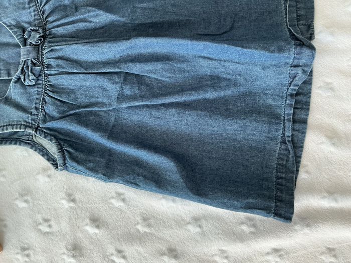 robe sans manches en jean léger bleu ouverture totale au dos 6 mois - photo numéro 6
