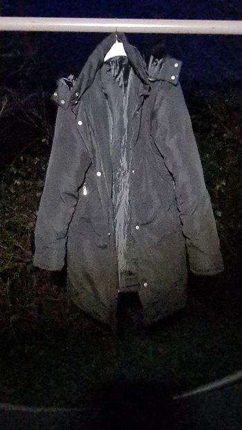 Doudoune noir longue avec capuche fausse fourrure " Tamanho" T 1