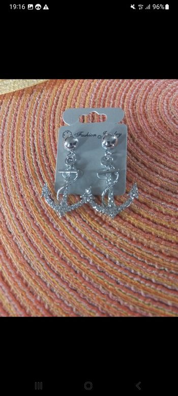 Boucle d'oreille 