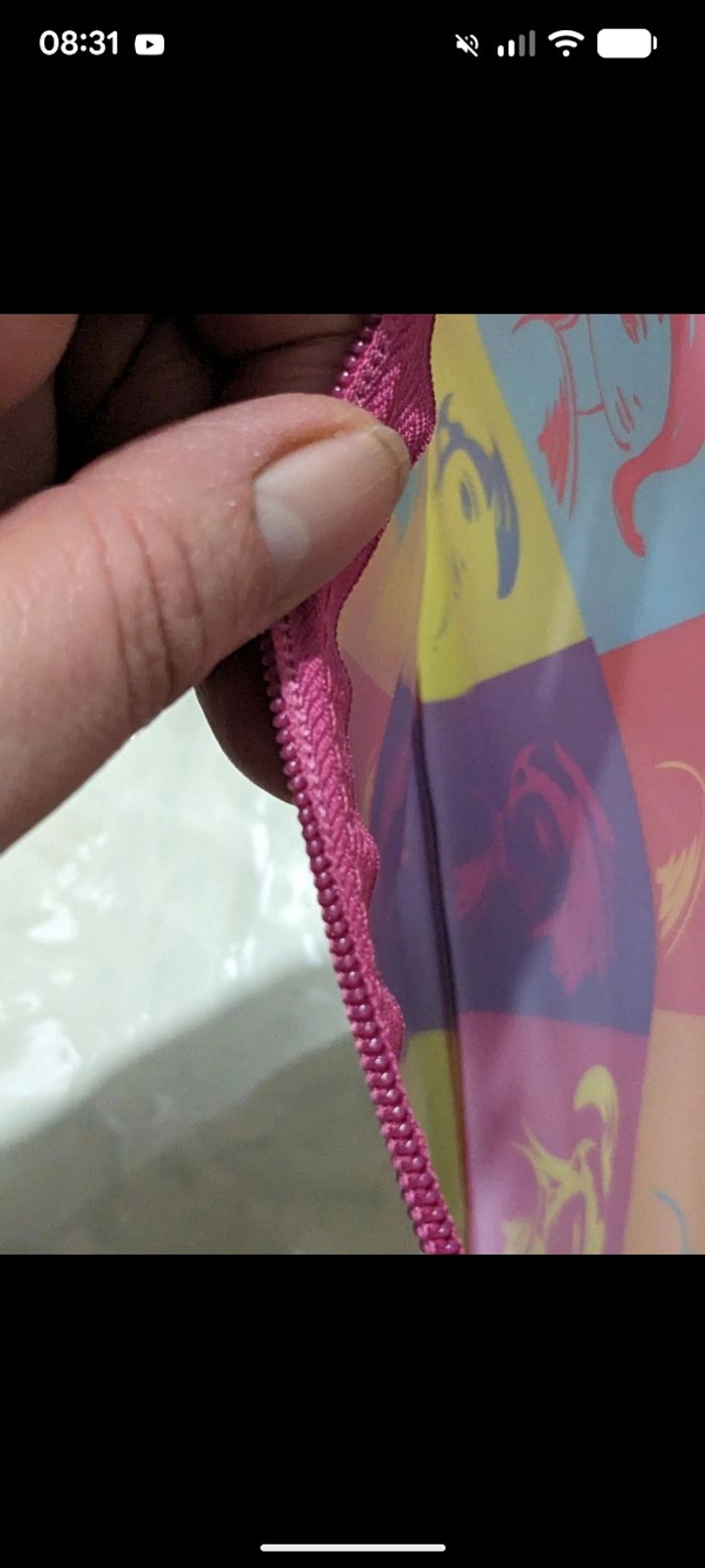 Jolie trousse à maquillage très originale. - photo numéro 6