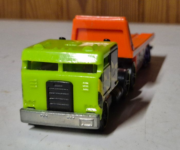 Hot Wheels camion transporteur miniature SFM63 caged cargo - photo numéro 2