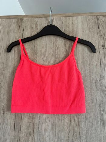 Top court corail fluo