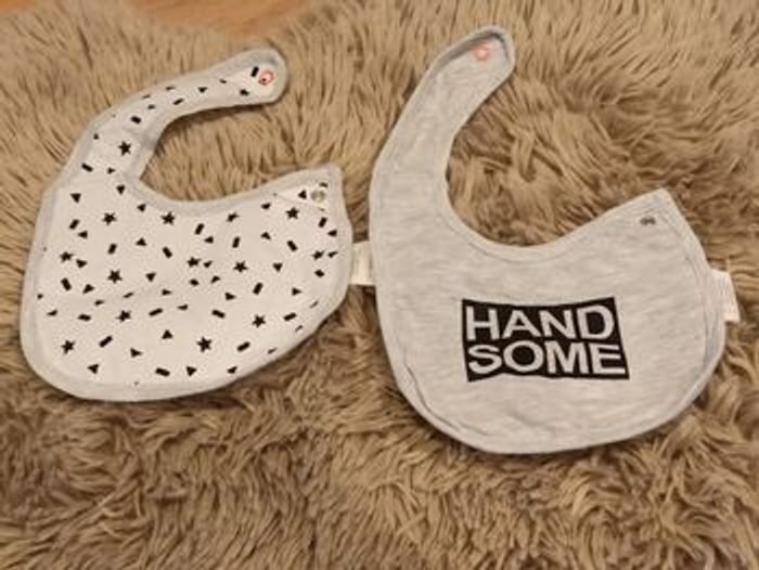 Lot bavoirs - photo numéro 1