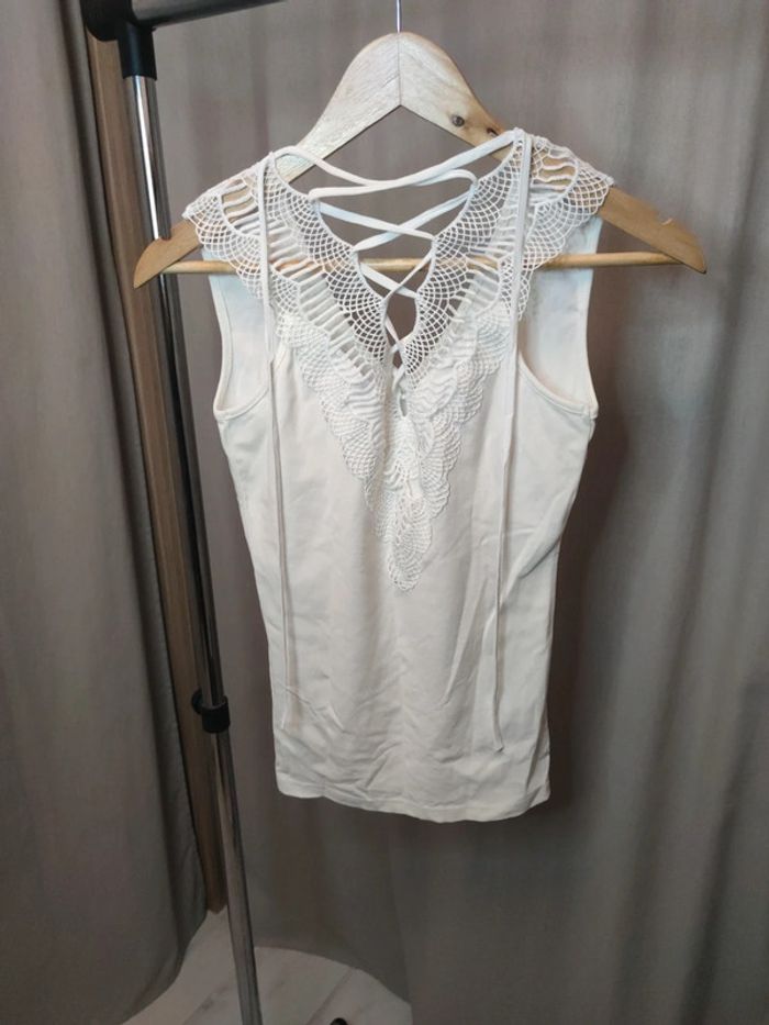 Top blanc laçage