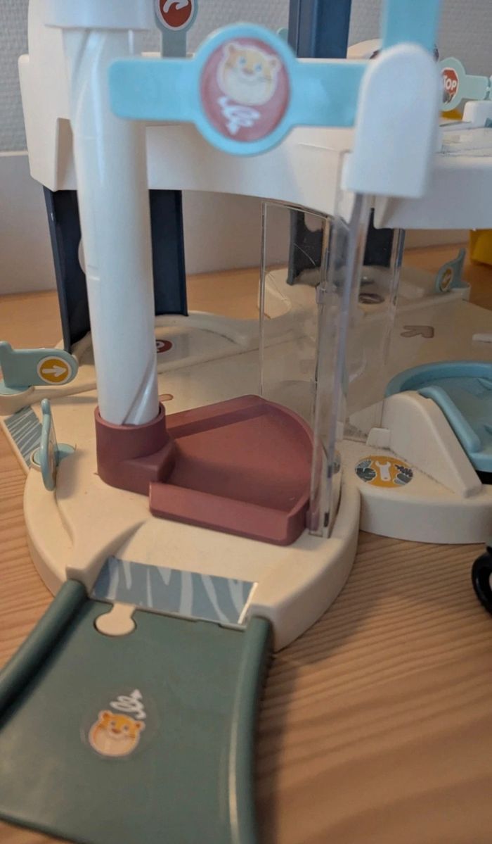 Garage little smoby + 2 voitures - photo numéro 6