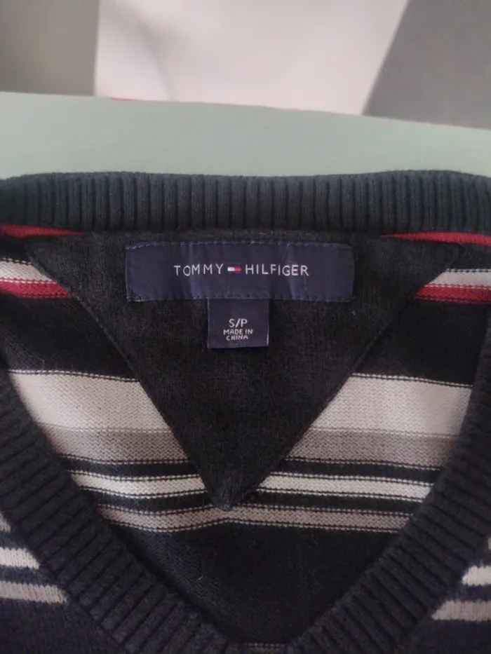 Pull léger Tommy Hilfiger rayé – taille M - photo numéro 11