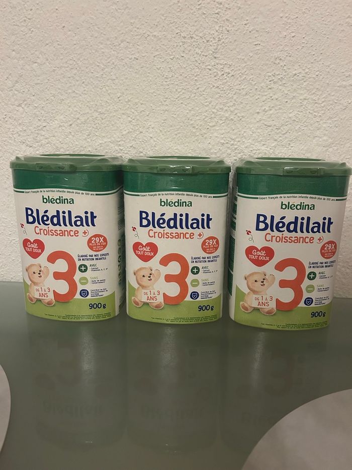 Lot bledilait Boîte de lait croissance + 3 neuves