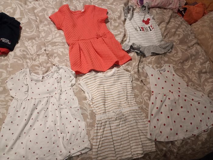 Lot 5 robes 12 mois