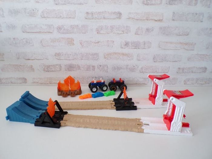 Piste - Circuit - Hotwheels - Hot Wheels - Monster Trucks (J1)