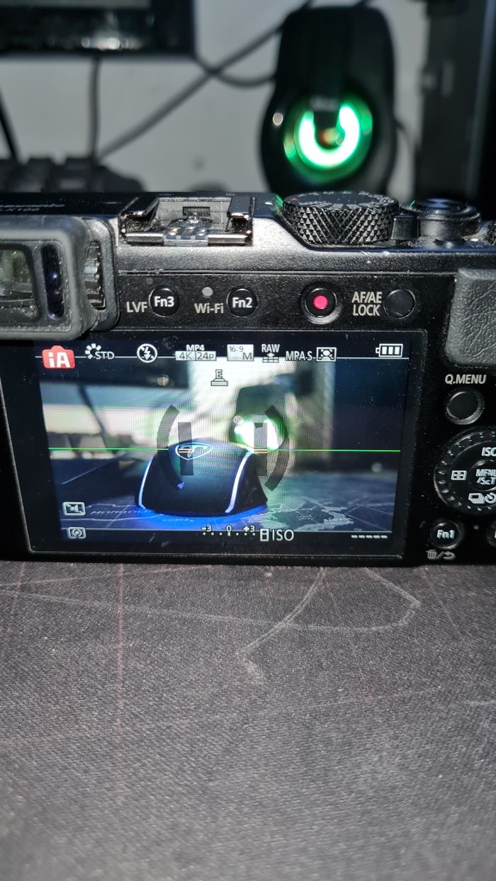 Panasonic LUMIX lx100 + son chargeur et deux batteries - photo numéro 3