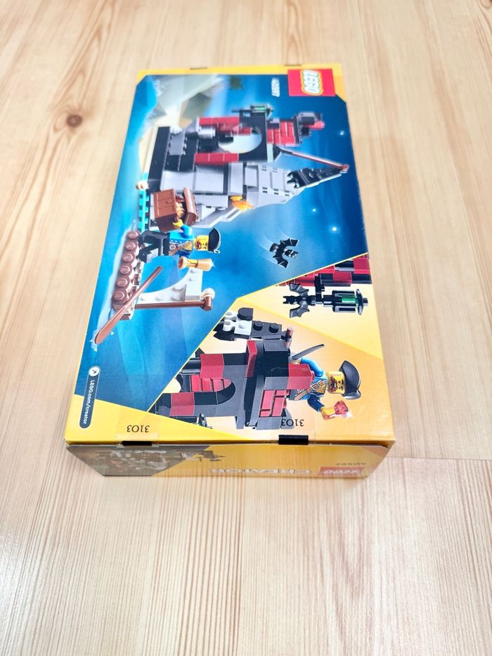 Lego Set Pirates : L’Effroyable Île des Pirates (Réf. : 40597) - NEUF - photo numéro 4