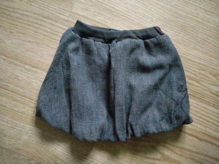 Jupe marron. Filles. Terre de marins.
Taille 4 ans - photo numéro 2