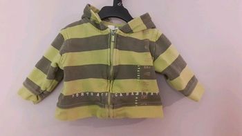 Sweat à capuche bébé