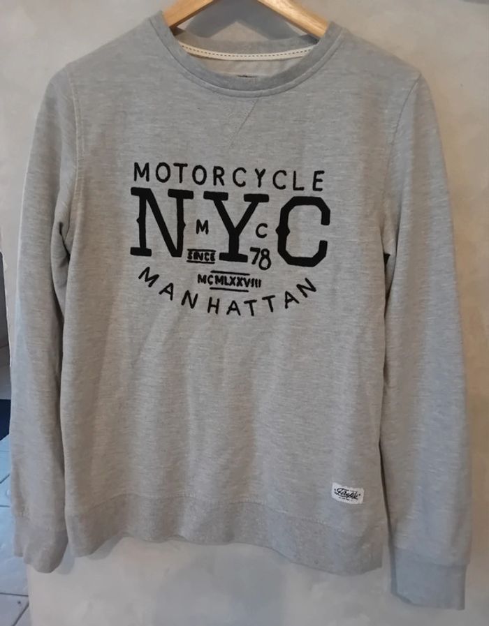 Sweat gris