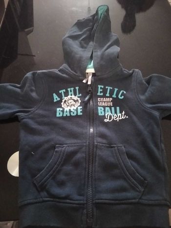 Gilet zippé à capuche