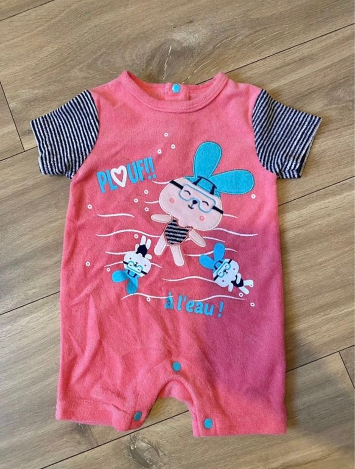 Maillot de bain 9 mois neuf