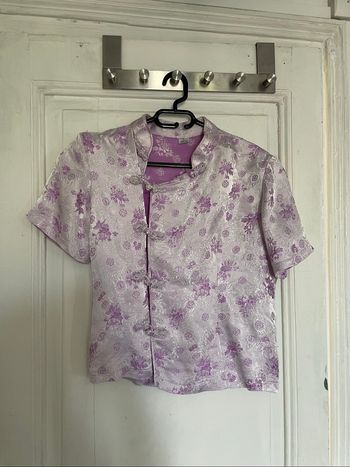 haut vintage soyeux lilas cheongsam, haut qipao chinois brodé, haut chinois à manches courtes