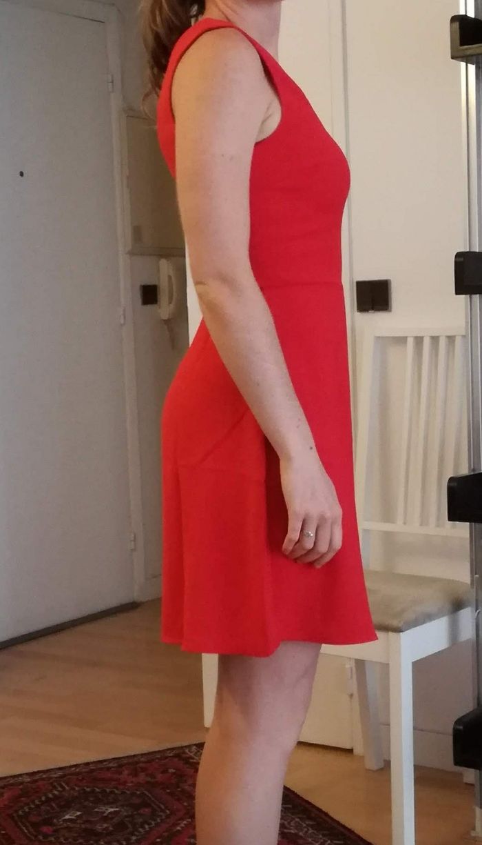 Robe rouge ceintrée camaïeux taille 36 - photo numéro 2