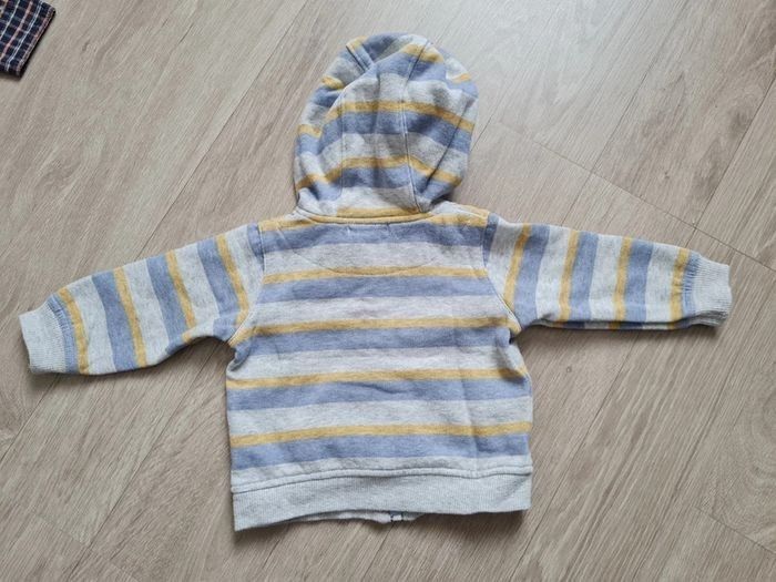 Gilet zippé à capuche - photo numéro 2