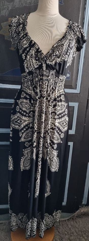 Robe longue noir à motif