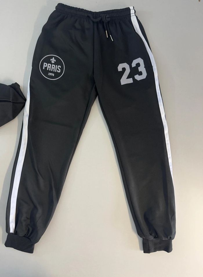Survêtement jogging pour enfants sports . 10 ans - photo numéro 3