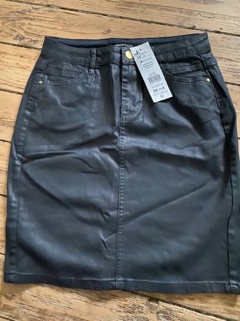 Jupe  t 34 neuve cache cache simili cuir