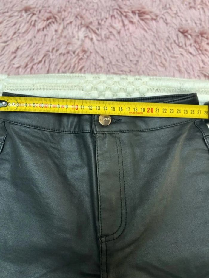 Pantalon femme en simili cuir - photo numéro 5
