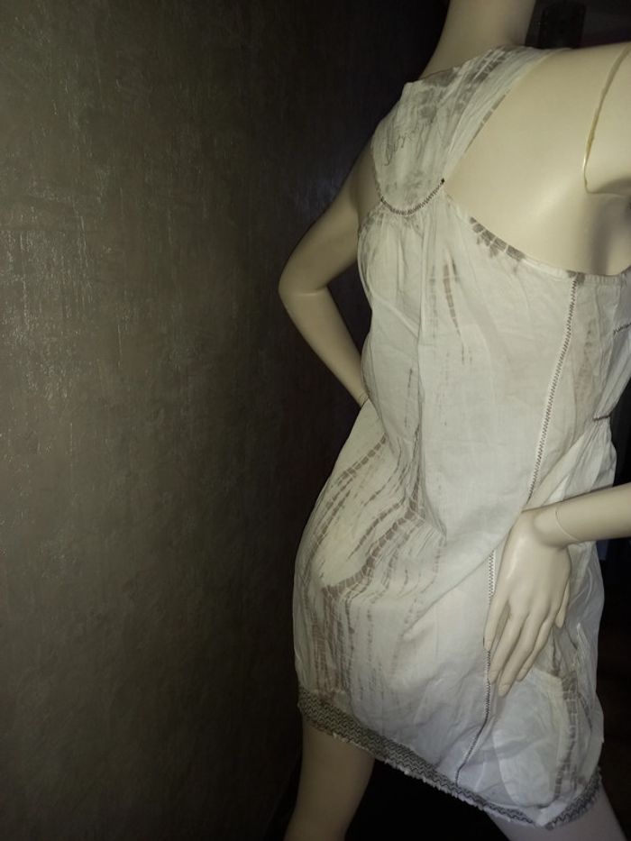 robe boule blanche et grise desigual taille 38 - photo numéro 2