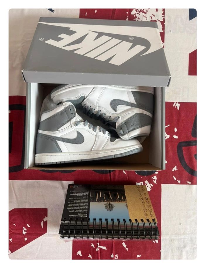 Air Jordan 1 High rétro Og taille 38 grise et blanche