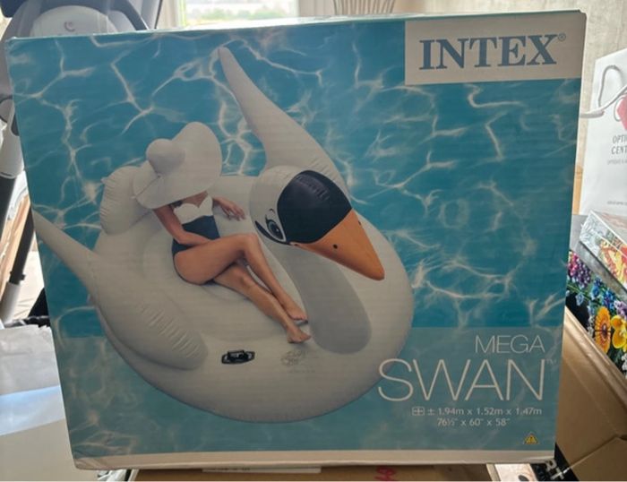 Bouée géante cygne.