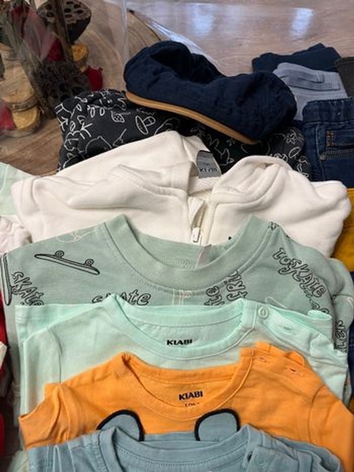 Lot vêtements garçon 12 mois - photo numéro 2