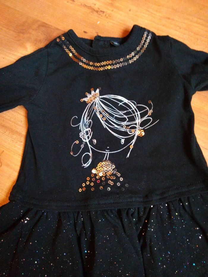 Robe noire à paillettes - photo numéro 2