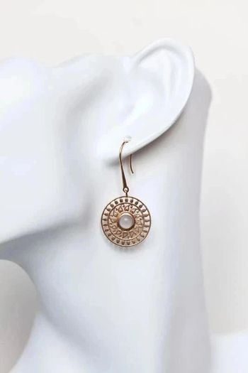 Boucles d'oreilles crochets en plaqué or et pierre de lune