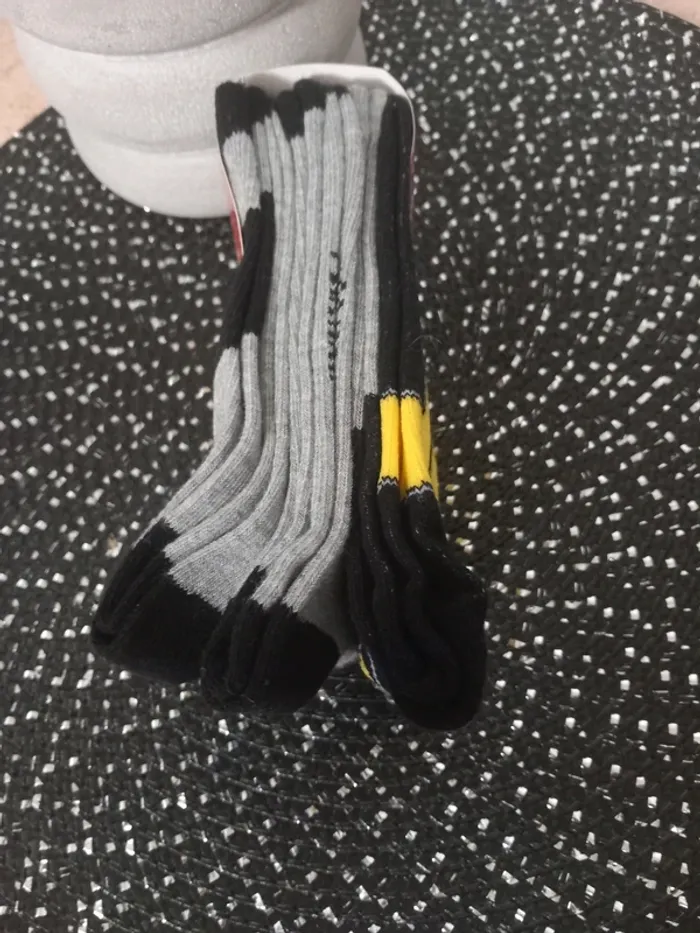 Lot 3 paires chaussettes Pokémon Pikachu – 35/38 – Neuf - photo numéro 3